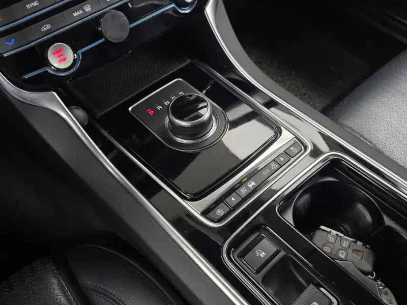 2018 Jaguar XF с пробегом 166 285 км
