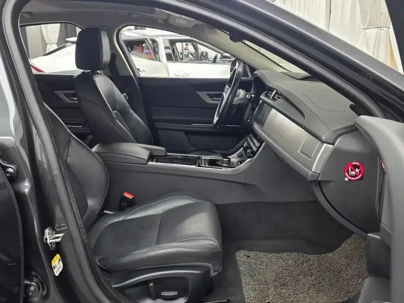 2018 Jaguar XF с пробегом 166 285 км