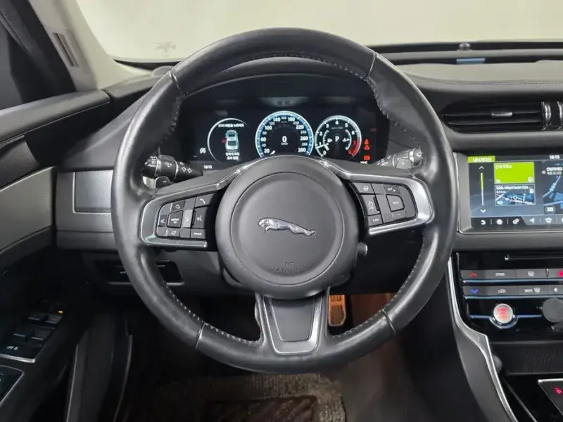 2018 Jaguar XF с пробегом 166 285 км