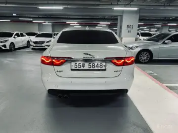 2018 Jaguar XF с пробегом 98 015 км