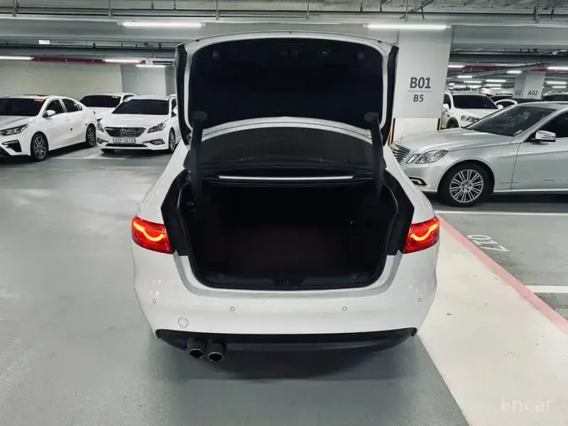 2018 Jaguar XF с пробегом 98 015 км