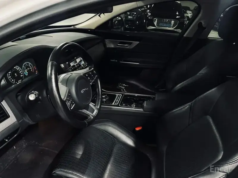2018 Jaguar XF с пробегом 98 015 км