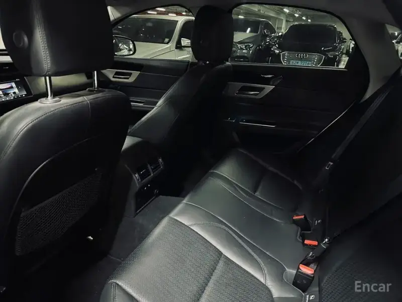 2018 Jaguar XF с пробегом 98 015 км