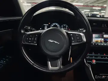 2018 Jaguar XF с пробегом 98 015 км