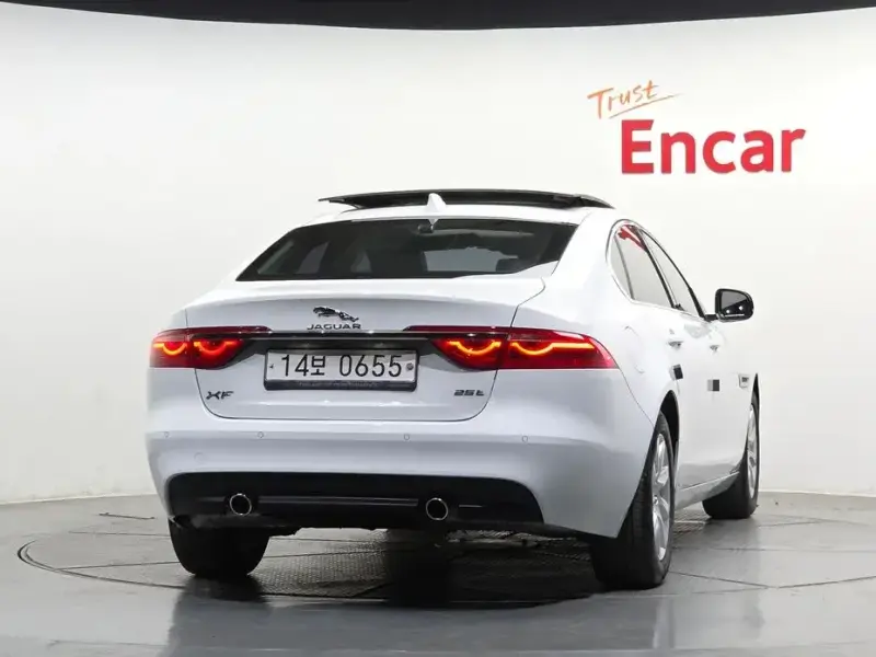 2016 Jaguar XF с пробегом 114 223 км