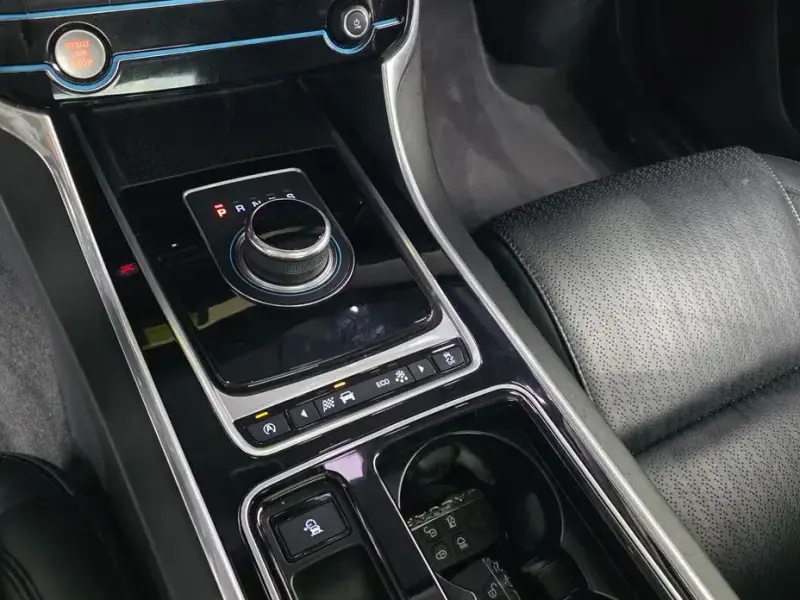 2016 Jaguar XF с пробегом 114 223 км
