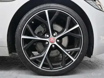 2017 Jaguar XF с пробегом 117 519 км