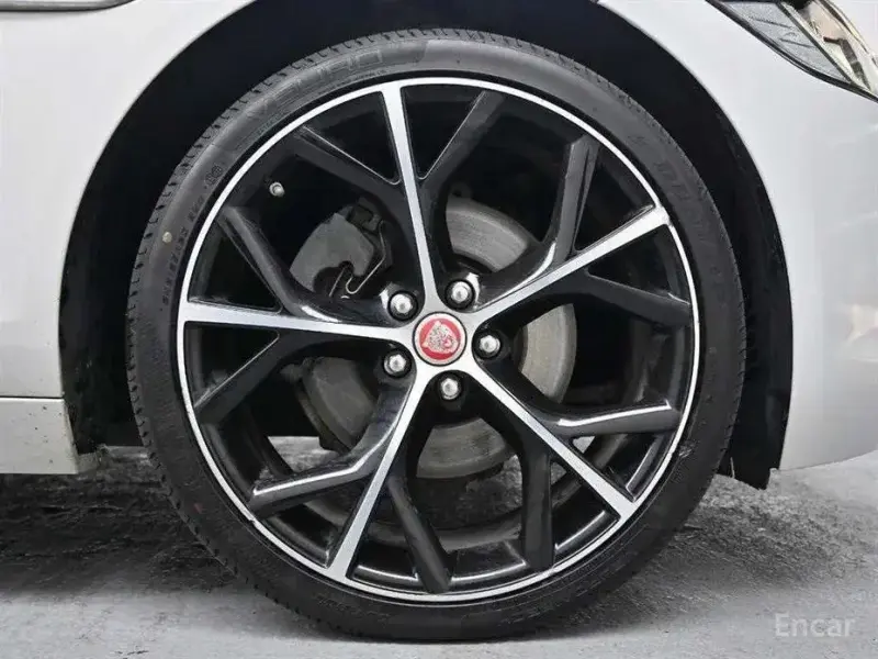 2017 Jaguar XF с пробегом 117 519 км