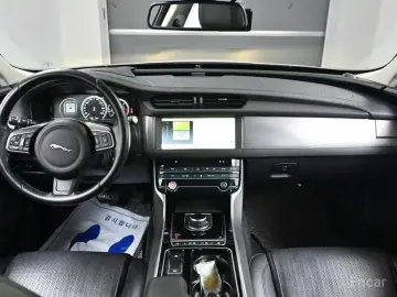 2017 Jaguar XF с пробегом 117 519 км