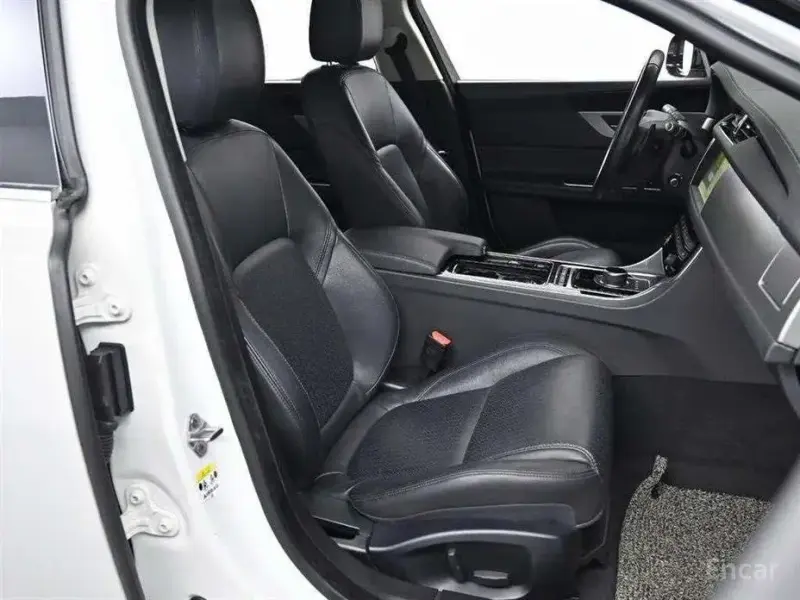 2017 Jaguar XF с пробегом 117 519 км