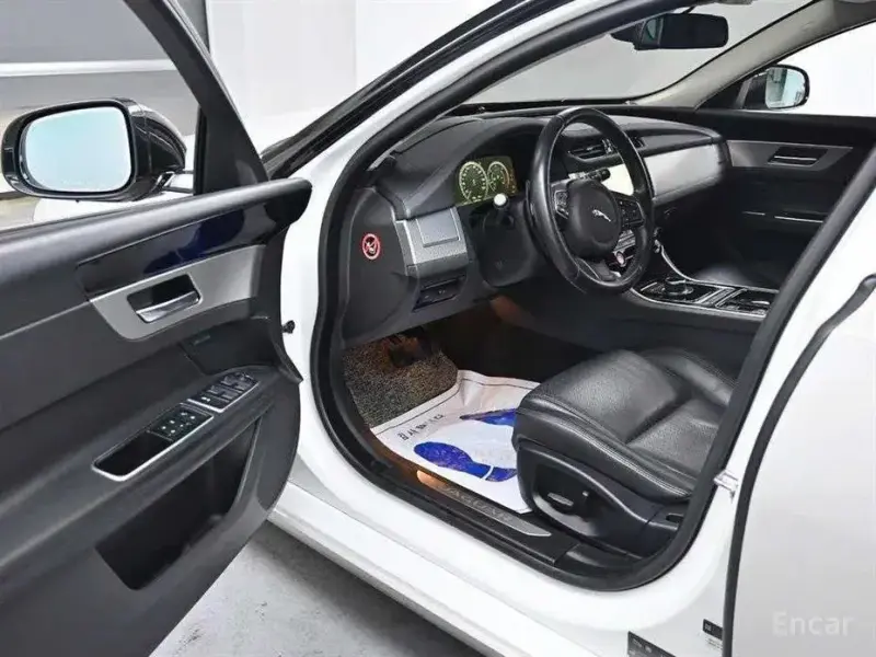 2017 Jaguar XF с пробегом 117 519 км