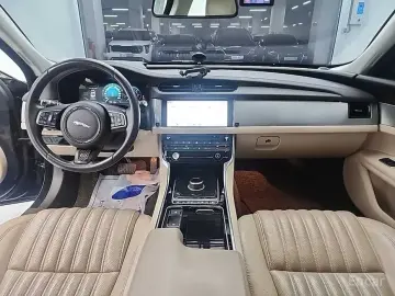 2017 Jaguar XF с пробегом 112 472 км