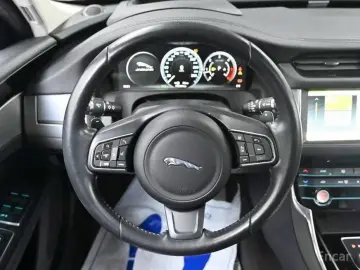 2017 Jaguar XF с пробегом 117 519 км