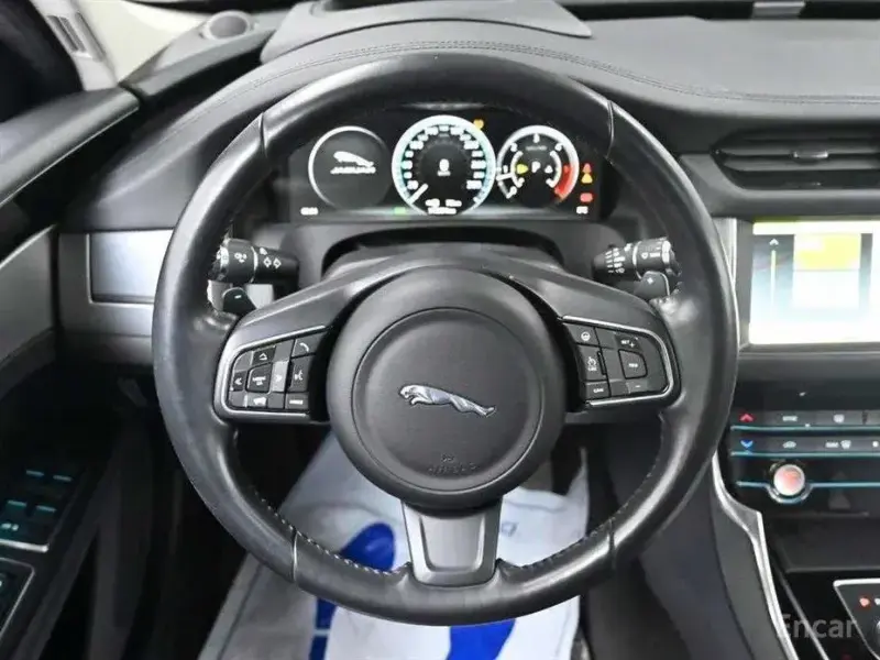 2017 Jaguar XF с пробегом 117 519 км