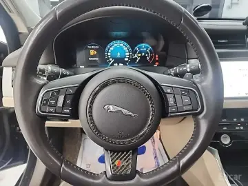 2017 Jaguar XF с пробегом 112 472 км