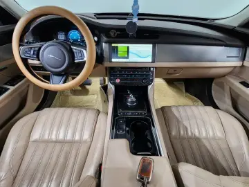 2018 Jaguar XF с пробегом 108 016 км