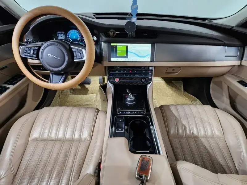 2018 Jaguar XF с пробегом 108 016 км