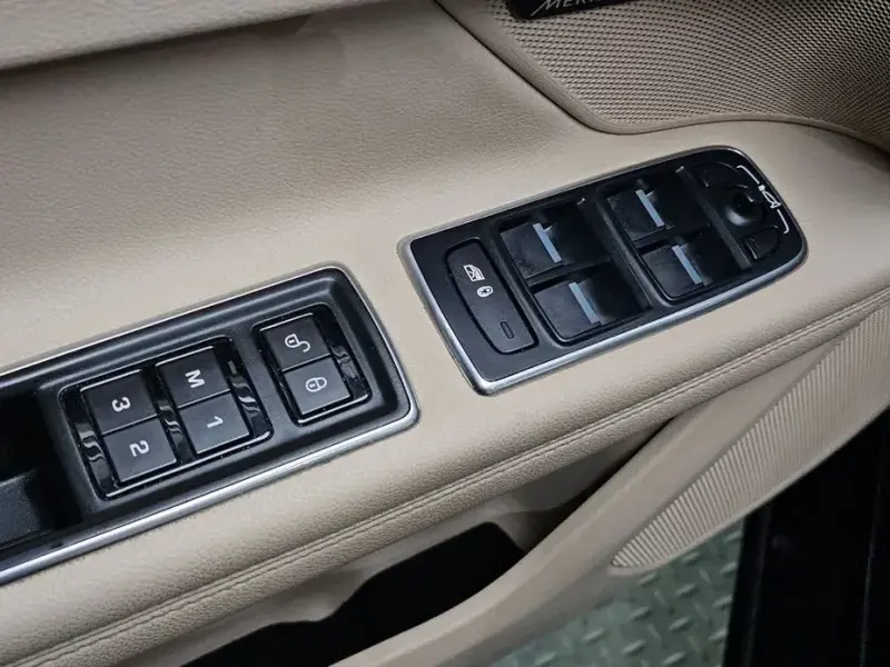 2018 Jaguar XF с пробегом 138 719 км