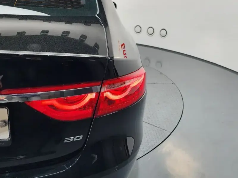 2018 Jaguar XF с пробегом 108 016 км