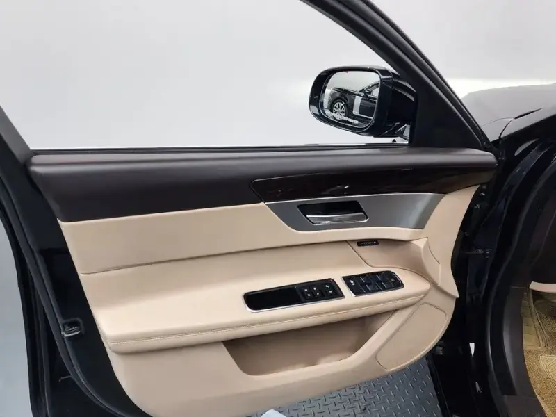 2018 Jaguar XF с пробегом 108 016 км