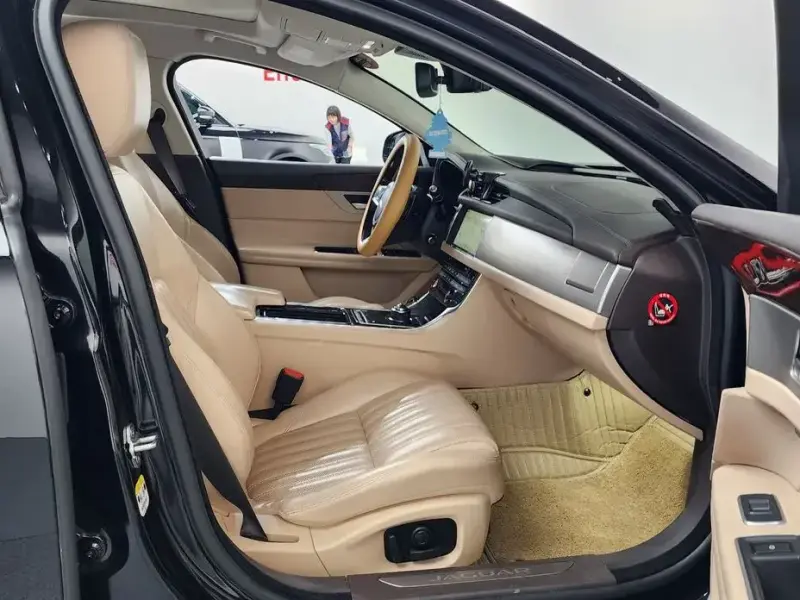 2018 Jaguar XF с пробегом 108 016 км