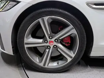 2016 Jaguar XF с пробегом 125 162 км