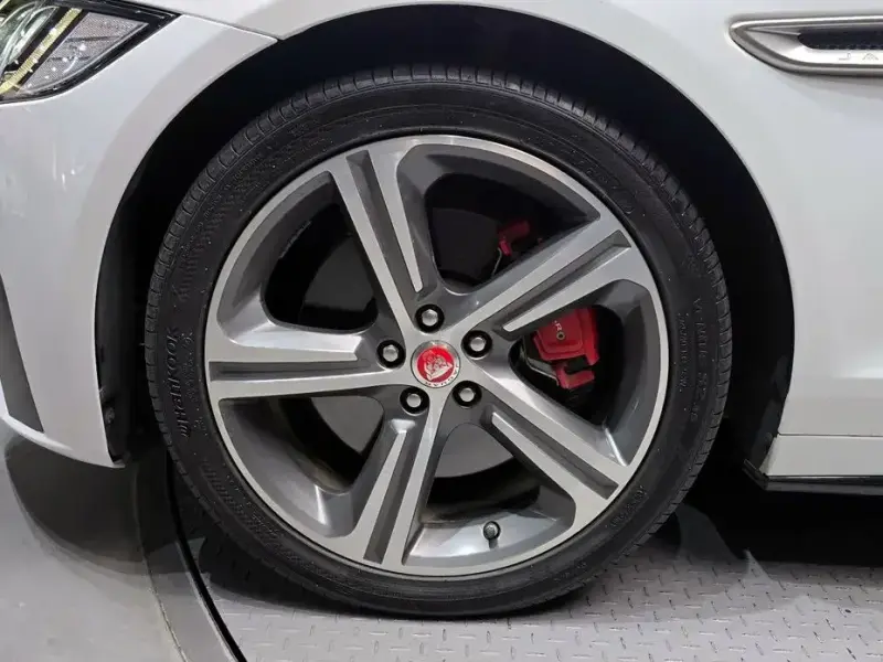 2016 Jaguar XF с пробегом 125 162 км
