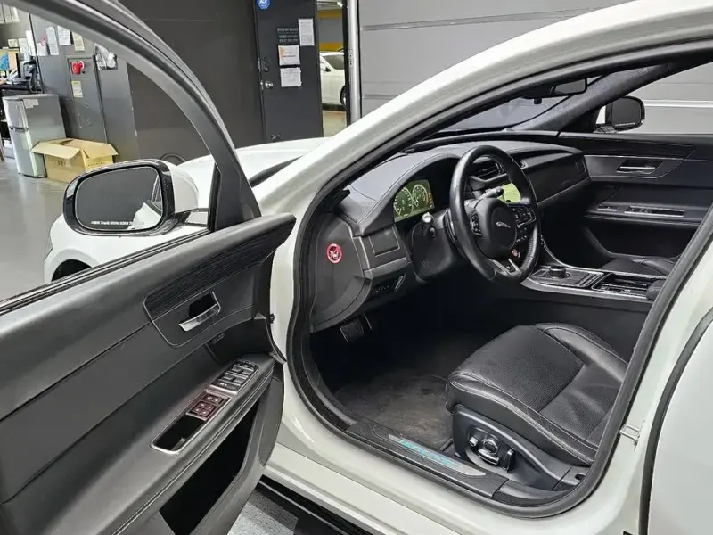2016 Jaguar XF с пробегом 125 162 км