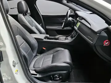 2016 Jaguar XF с пробегом 125 162 км