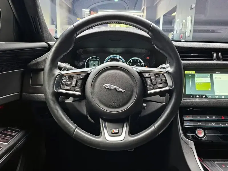 2016 Jaguar XF с пробегом 125 162 км