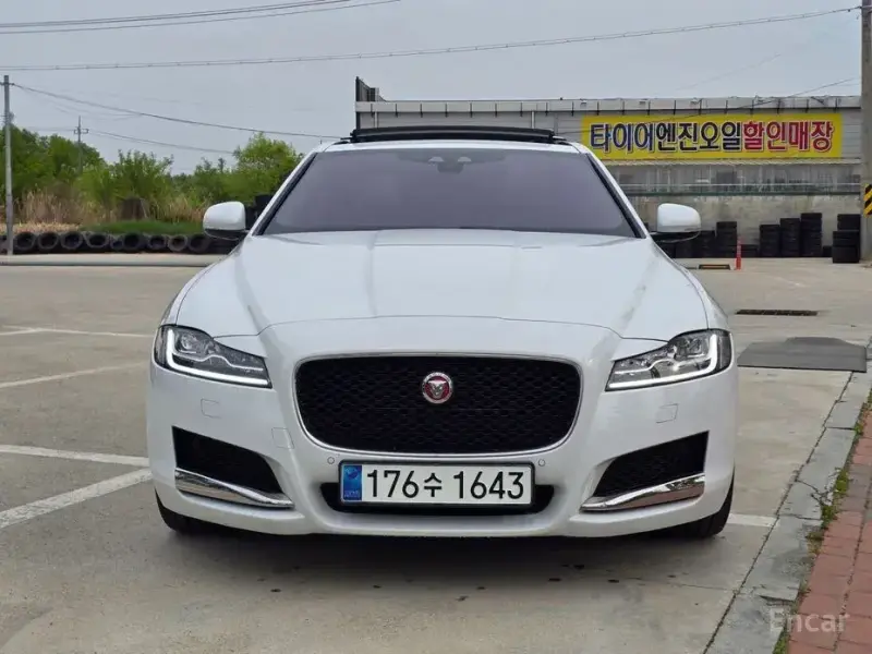 2019 Jaguar XF с пробегом 68 000 км