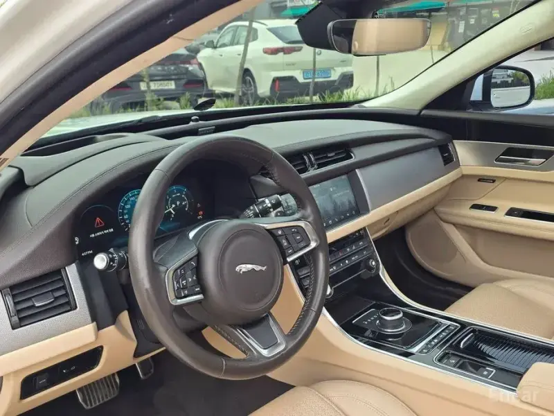 2019 Jaguar XF с пробегом 68 000 км