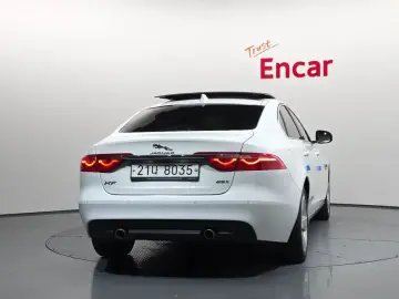 2018 Jaguar XF с пробегом 103 773 км