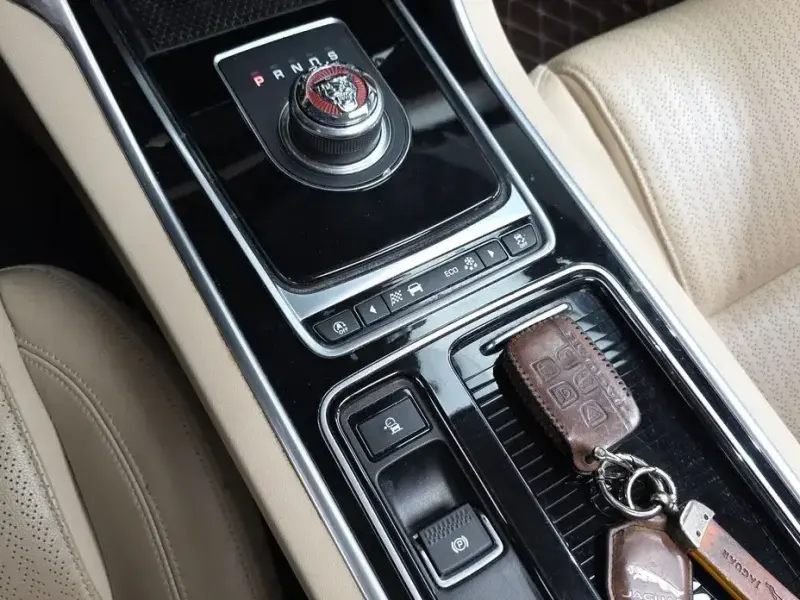 2018 Jaguar XF с пробегом 103 773 км