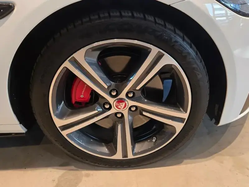 2019 Jaguar XF с пробегом 50 000 км