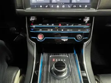2019 Jaguar XF с пробегом 50 000 км