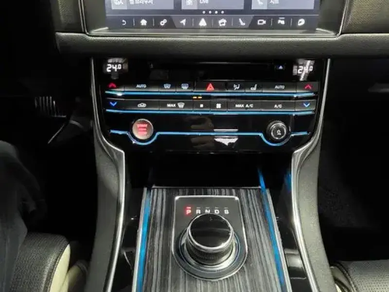 2019 Jaguar XF с пробегом 50 000 км