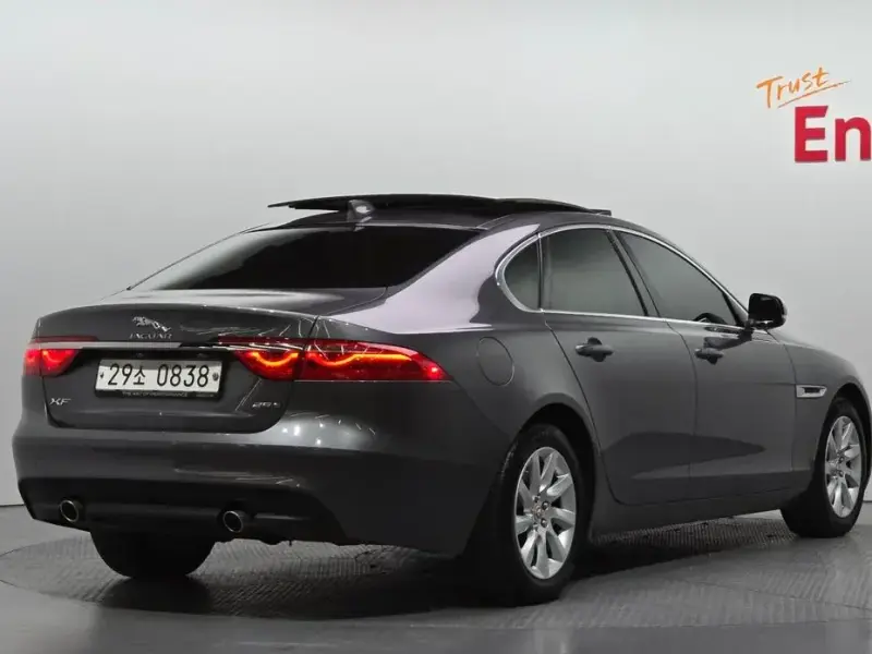 2016 Jaguar XF с пробегом 116 636 км