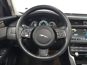2016 Jaguar XF с пробегом 116 636 км