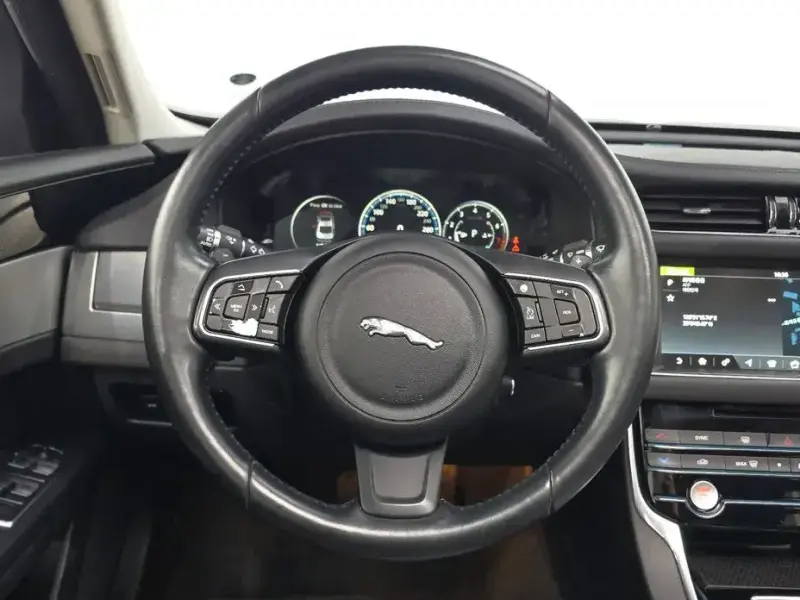 2016 Jaguar XF с пробегом 116 636 км