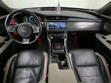 2017 Jaguar XF с пробегом 70 681 км
