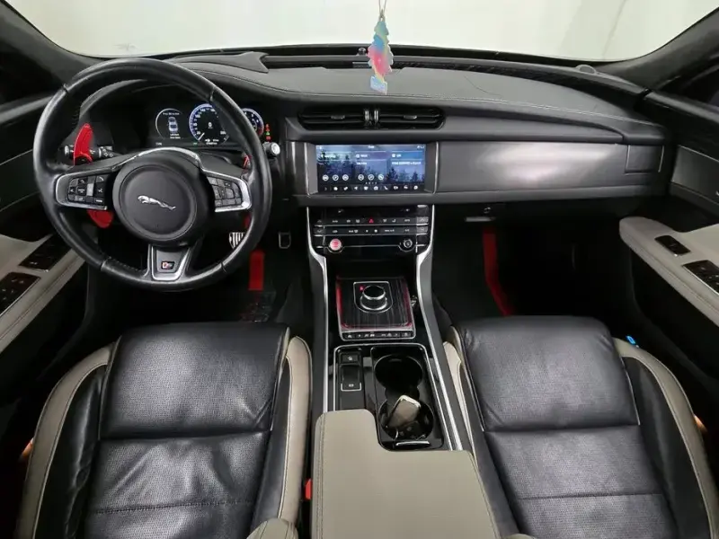 2017 Jaguar XF с пробегом 70 681 км