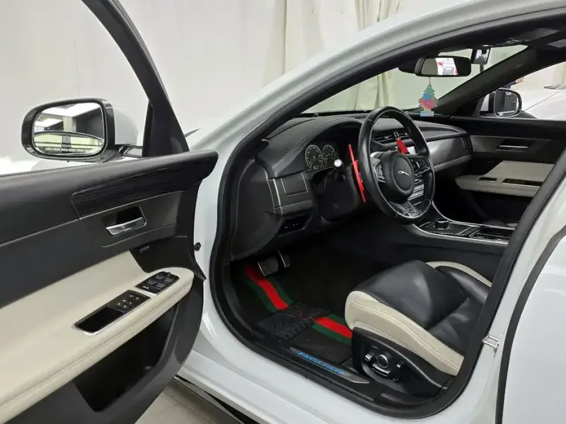 2017 Jaguar XF с пробегом 70 681 км