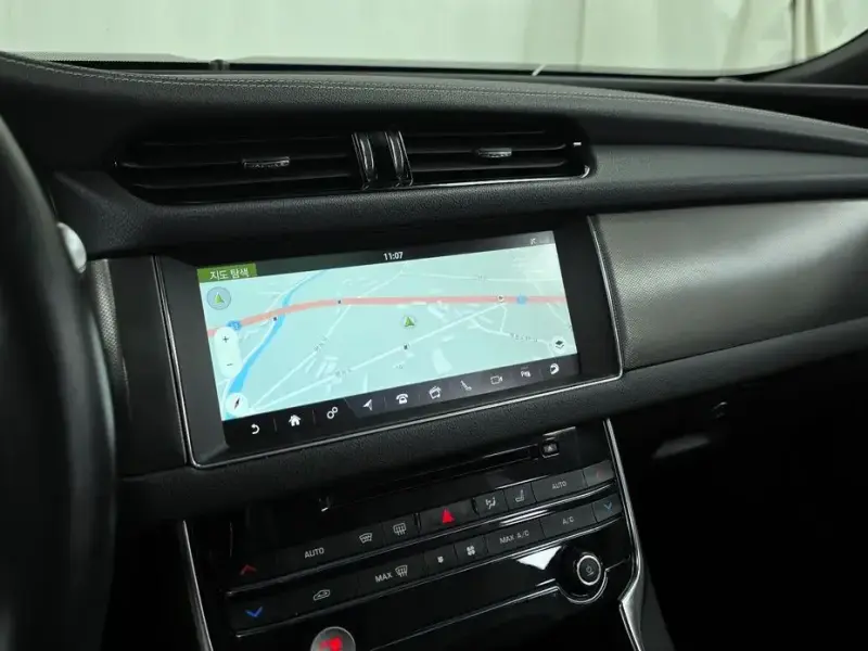 2017 Jaguar XF с пробегом 70 681 км