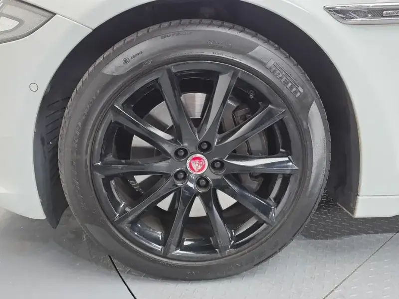 2016 Jaguar XJ с пробегом 55 151 км