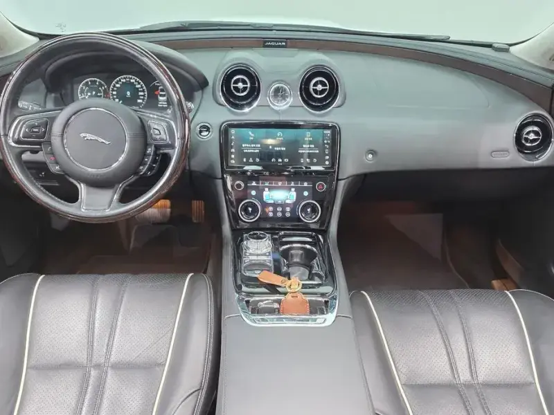 2016 Jaguar XJ с пробегом 55 151 км