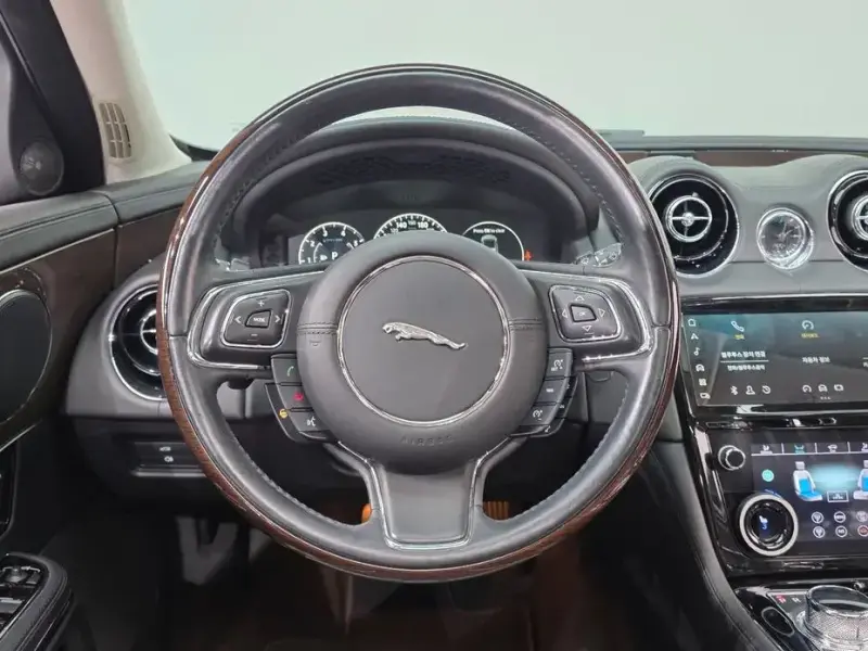 2016 Jaguar XJ с пробегом 55 151 км