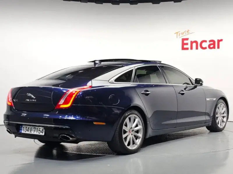 2017 Jaguar XJ с пробегом 100 587 км