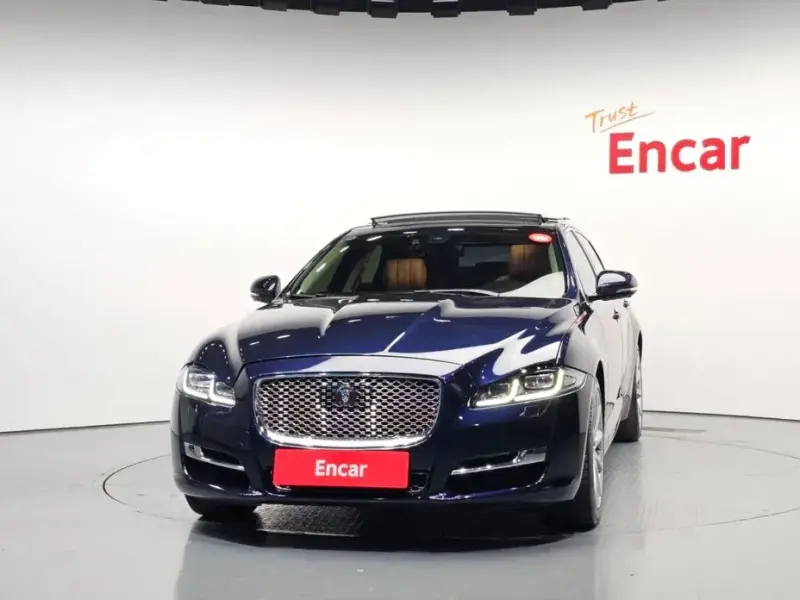 2017 Jaguar XJ с пробегом 100 587 км