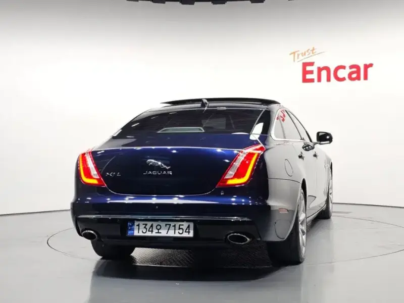 2017 Jaguar XJ с пробегом 100 587 км